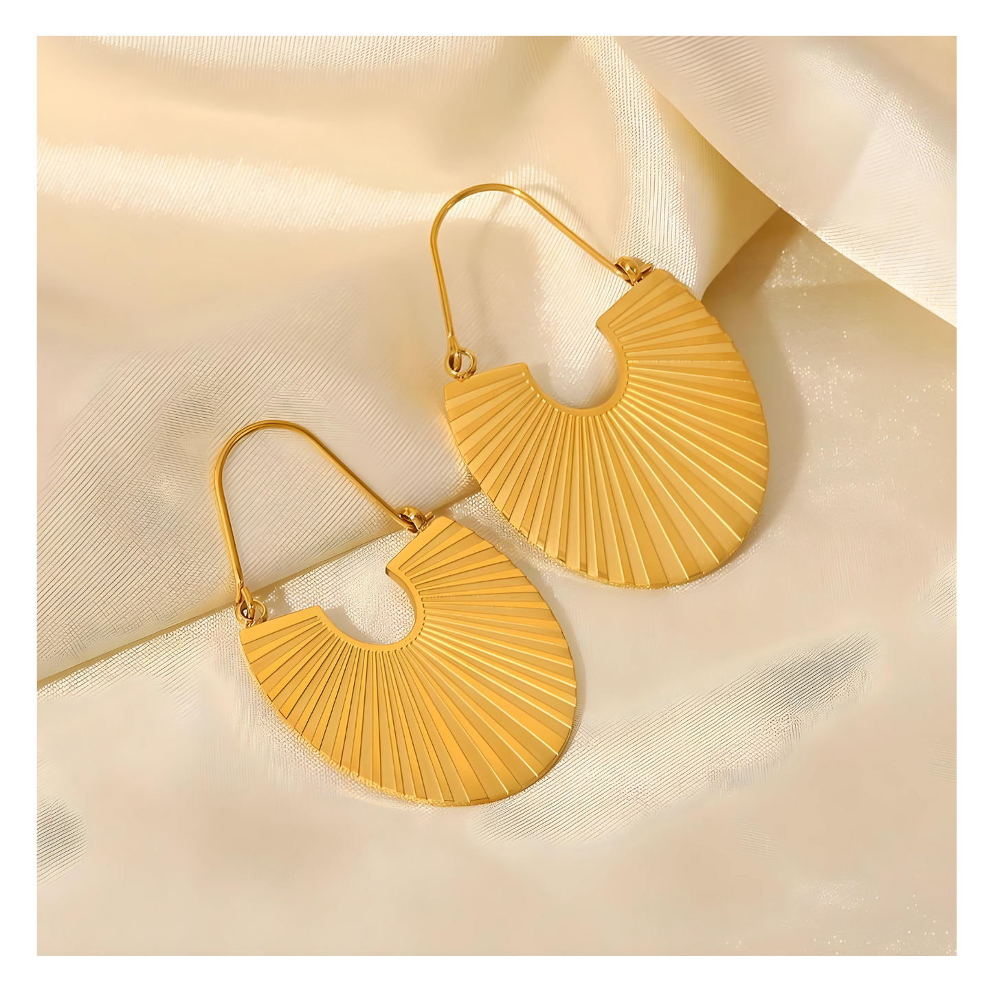 Vittoria • 18K Gold Earring • Non Tarnish Jewelry