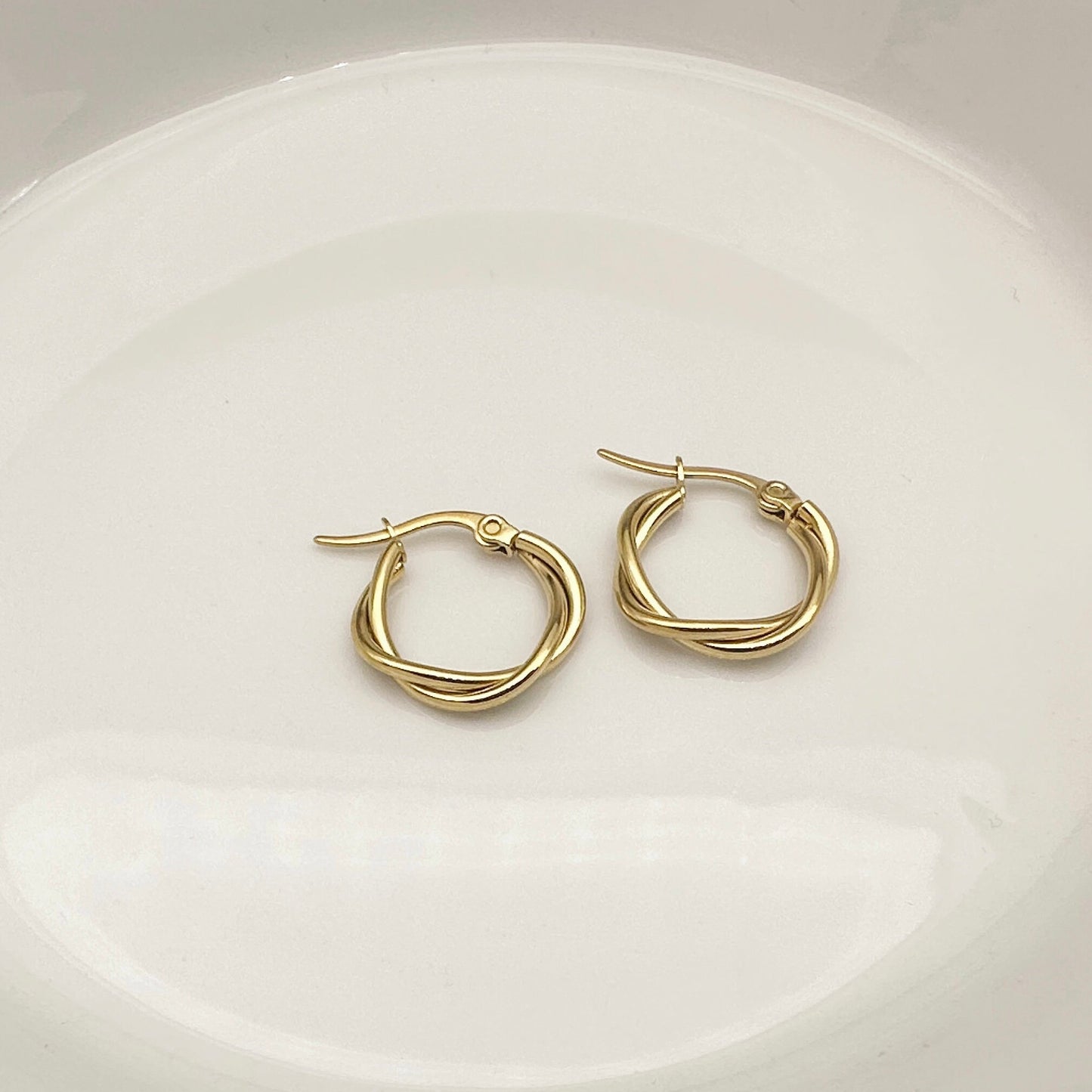 Rolina • 18K Gold Earring • Non Tarnish Jewelry