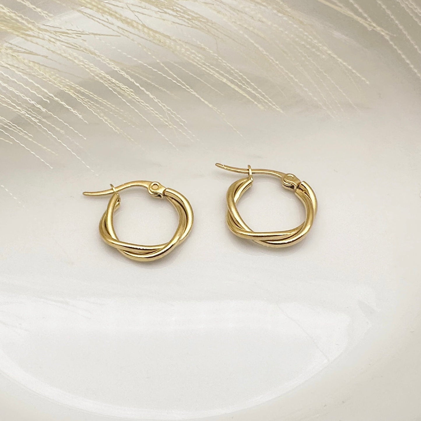 Rolina • 18K Gold Earring • Non Tarnish Jewelry